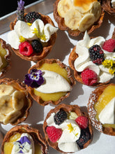 Load image into Gallery viewer, Croissant tarts
