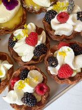 Load image into Gallery viewer, Croissant tarts
