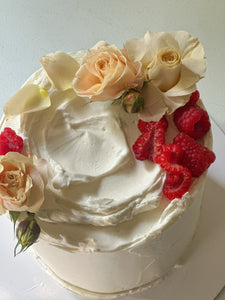 Roses and fruit cake