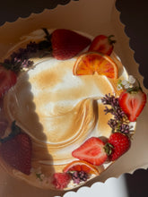 Load image into Gallery viewer, Olive oil meringue cake
