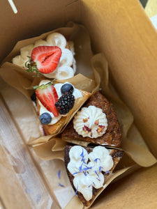 Cake tasting box