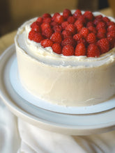 Load image into Gallery viewer, Victoria sponge cake with strawberry preserves
